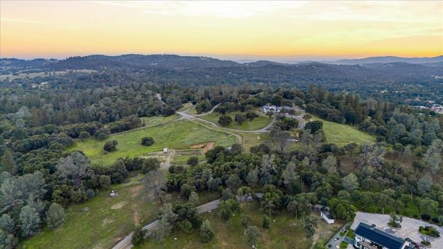 16000 Southridge Dr, Penn Valley, CA 95946
