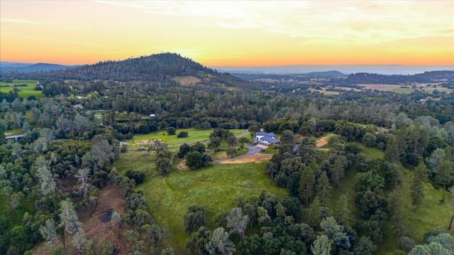 16000 Southridge Dr, Penn Valley, CA 95946
