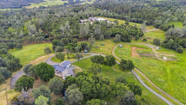 16000 Southridge Dr, Penn Valley, CA 95946