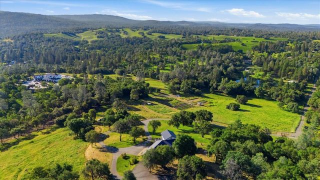 16000 Southridge Dr, Penn Valley, CA 95946