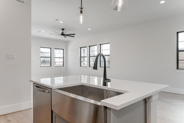 12016 Royal Oaks Banner Way, Houston, TX 77082