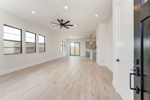 12016 Royal Oaks Banner Way, Houston, TX 77082