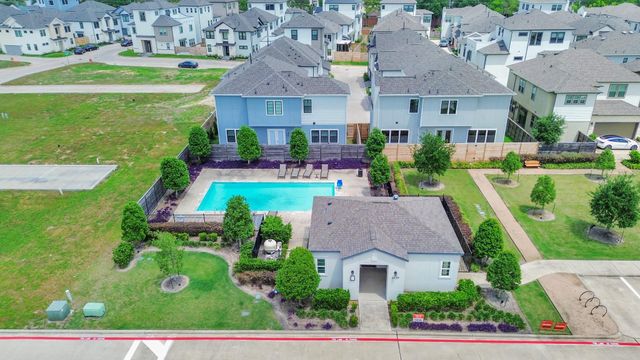 12016 Royal Oaks Banner Way, Houston, TX 77082