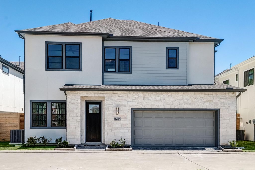 12016 Royal Oaks Banner Way, Houston, TX 77082