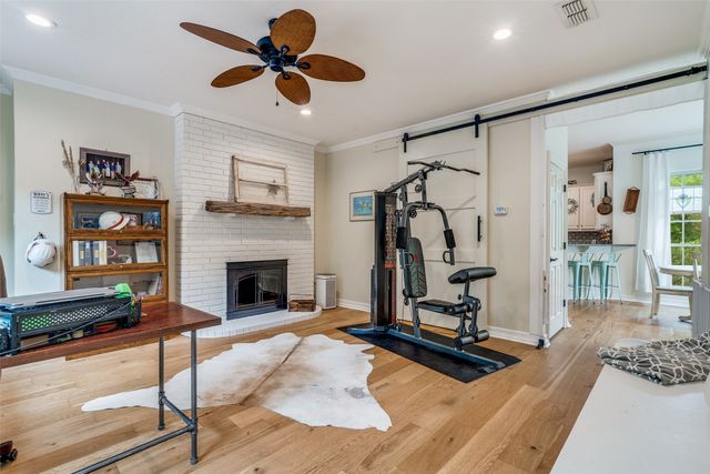 105 Derek Drive, Hudson Oaks, TX 76087