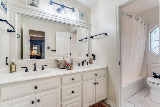 105 Derek Drive, Hudson Oaks, TX 76087