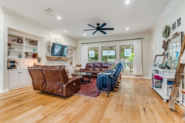 105 Derek Drive, Hudson Oaks, TX 76087