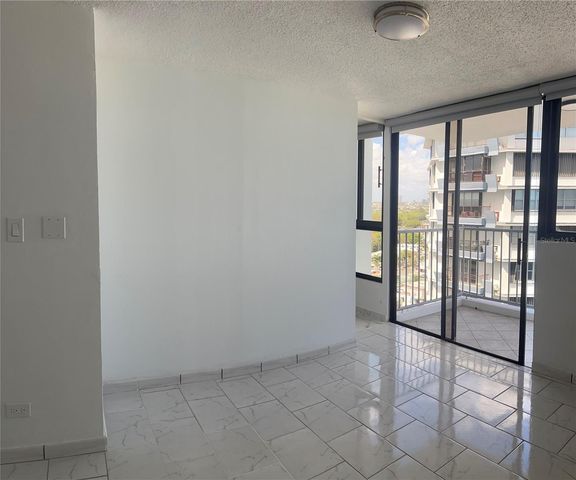 3919 ISLA VERDE AVE 15B, Carolina, PR 00979