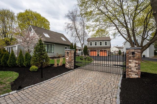 11 Post Road, North Hampton, NH 03862