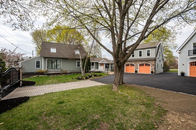 11 Post Road, North Hampton, NH 03862