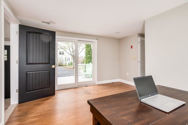 11 Post Road, North Hampton, NH 03862