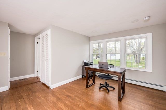 11 Post Road, North Hampton, NH 03862