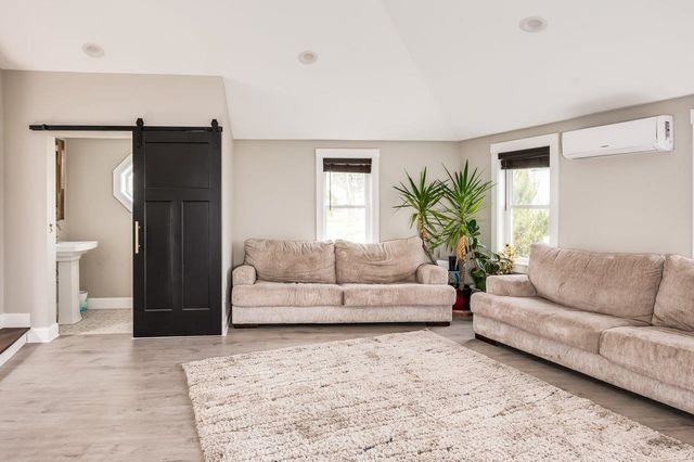 11 Post Road, North Hampton, NH 03862