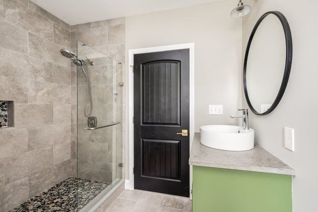 11 Post Road, North Hampton, NH 03862