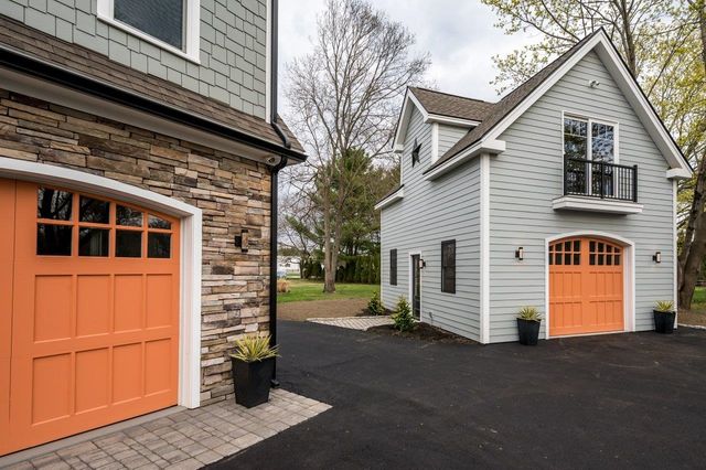 11 Post Road, North Hampton, NH 03862