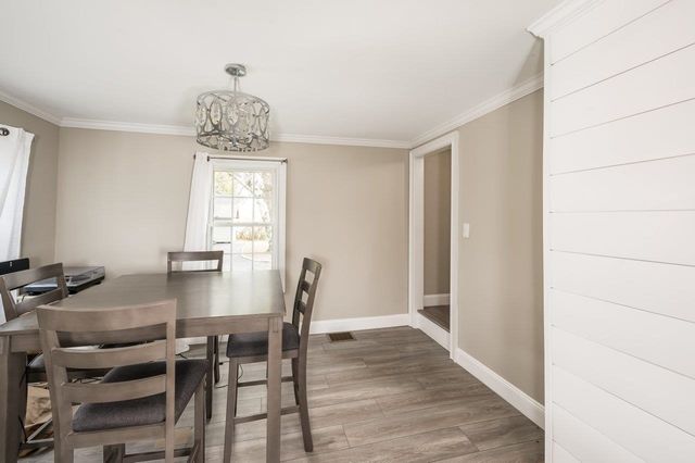 11 Post Road, North Hampton, NH 03862