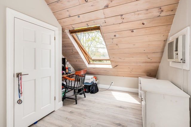 11 Post Road, North Hampton, NH 03862