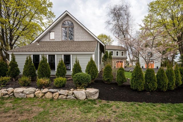 11 Post Road, North Hampton, NH 03862