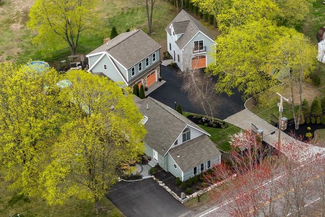 11 Post Road, North Hampton, NH 03862