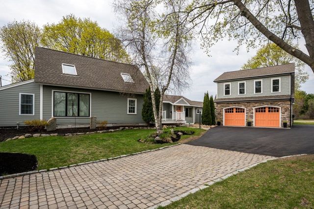 11 Post Road, North Hampton, NH 03862