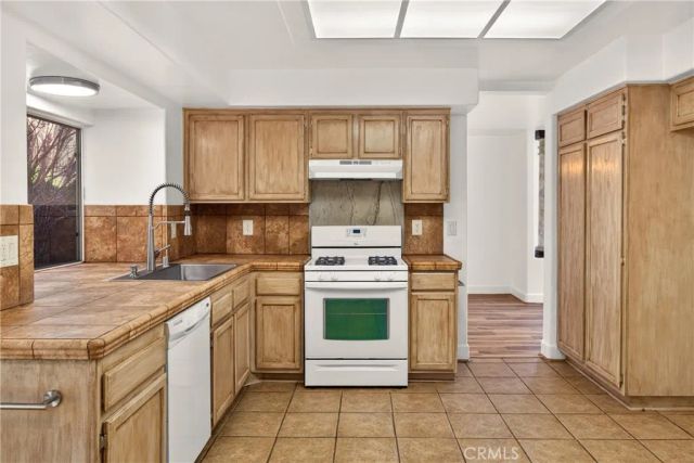 39513 Middleton, Palmdale, CA 93551