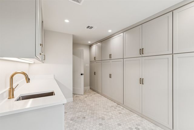 9736 Chiswell Road, Dallas, TX 75238