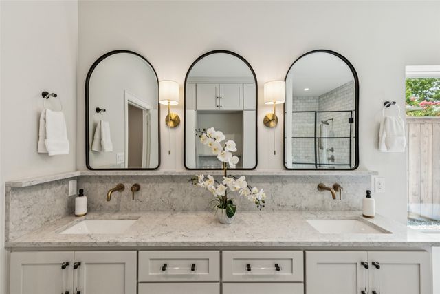 9736 Chiswell Road, Dallas, TX 75238