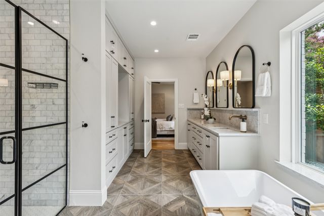 9736 Chiswell Road, Dallas, TX 75238