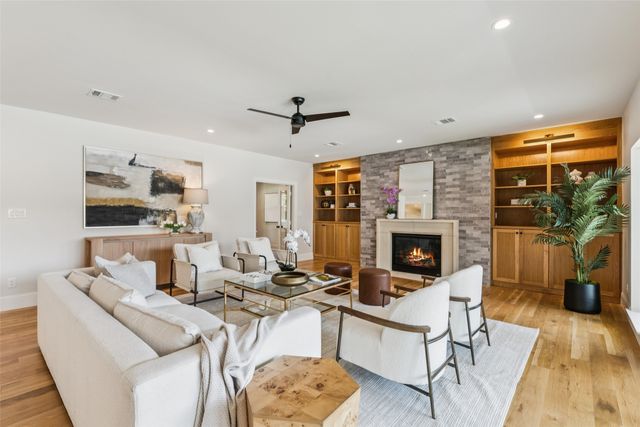 9736 Chiswell Road, Dallas, TX 75238