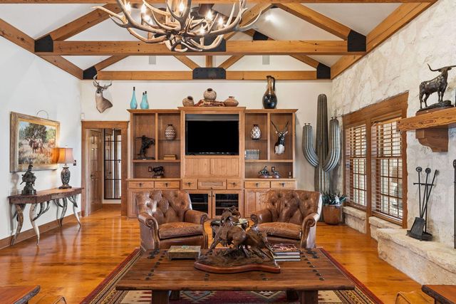 521 Bluff Creek Road RD, Center Point, TX 78010