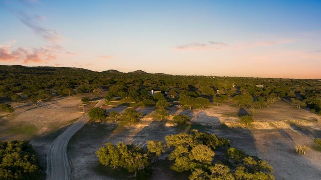 521 Bluff Creek Road RD, Center Point, TX 78010