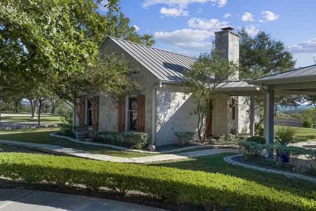 521 Bluff Creek Road RD, Center Point, TX 78010