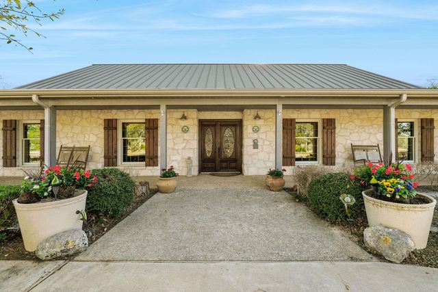 521 Bluff Creek Road RD, Center Point, TX 78010