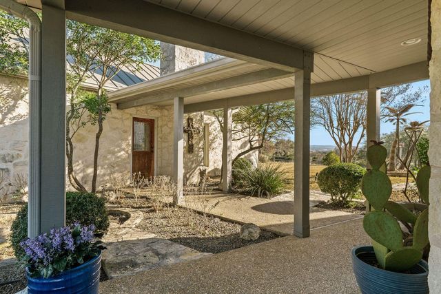 521 Bluff Creek Road RD, Center Point, TX 78010