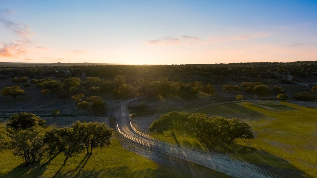 521 Bluff Creek Road RD, Center Point, TX 78010