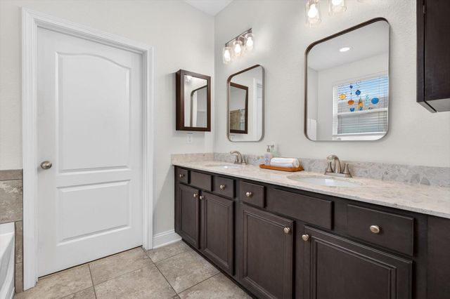 111 Midway Park Dr, St Augustine, FL 32084