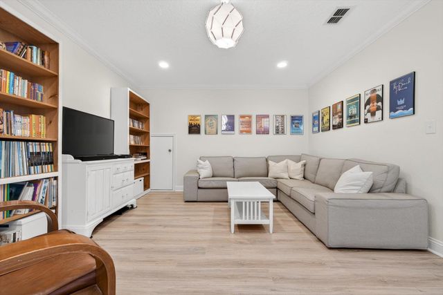 111 Midway Park Dr, St Augustine, FL 32084