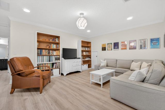 111 Midway Park Dr, St Augustine, FL 32084