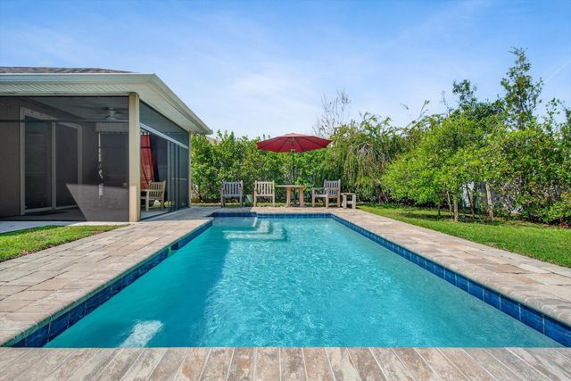 111 Midway Park Dr, St Augustine, FL 32084