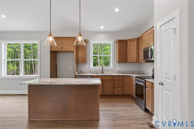 257 E Sunrise Dr, Warsaw, VA 22572