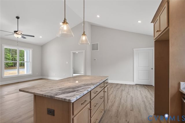 257 E Sunrise Dr, Warsaw, VA 22572