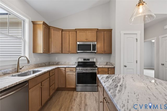 257 E Sunrise Dr, Warsaw, VA 22572