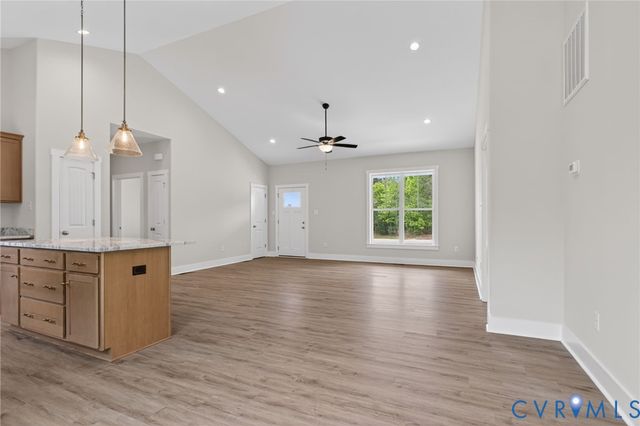 257 E Sunrise Dr, Warsaw, VA 22572