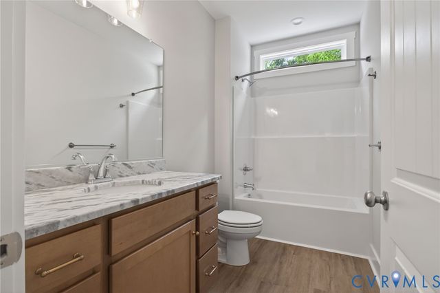 257 E Sunrise Dr, Warsaw, VA 22572