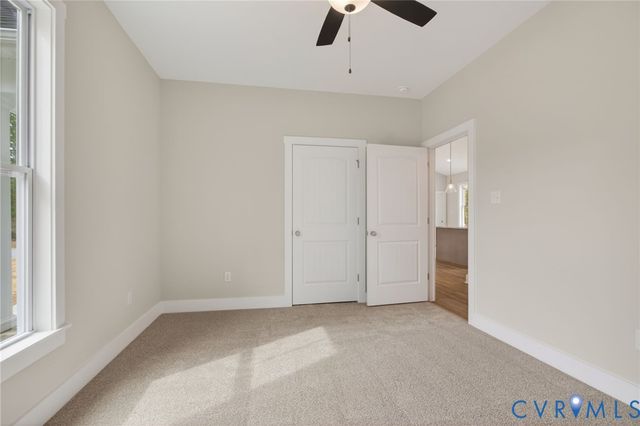 257 E Sunrise Dr, Warsaw, VA 22572
