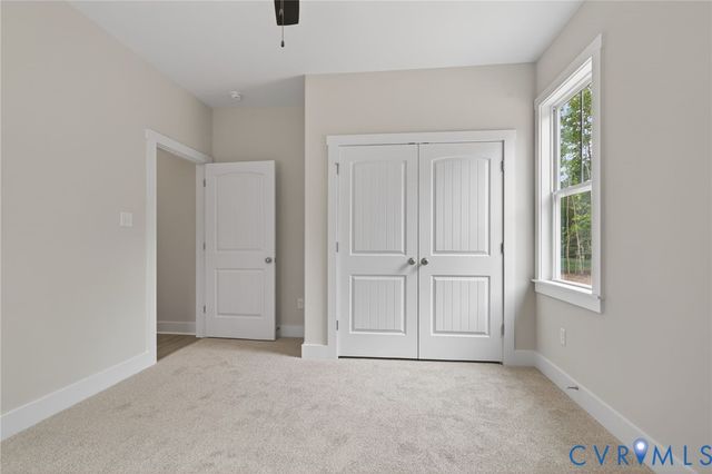 257 E Sunrise Dr, Warsaw, VA 22572
