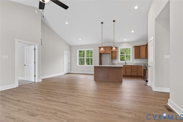 257 E Sunrise Dr, Warsaw, VA 22572