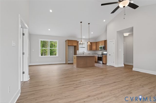 257 E Sunrise Dr, Warsaw, VA 22572