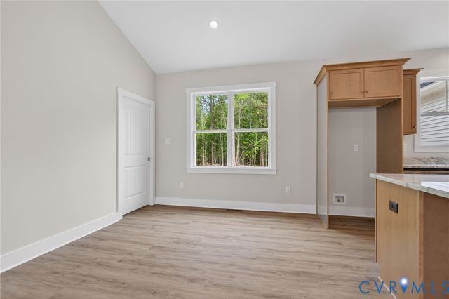 257 E Sunrise Dr, Warsaw, VA 22572