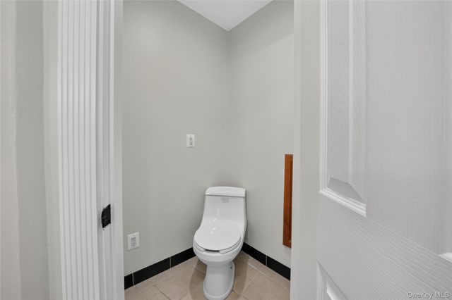 3 Lee Place, Mastic, NY 11950